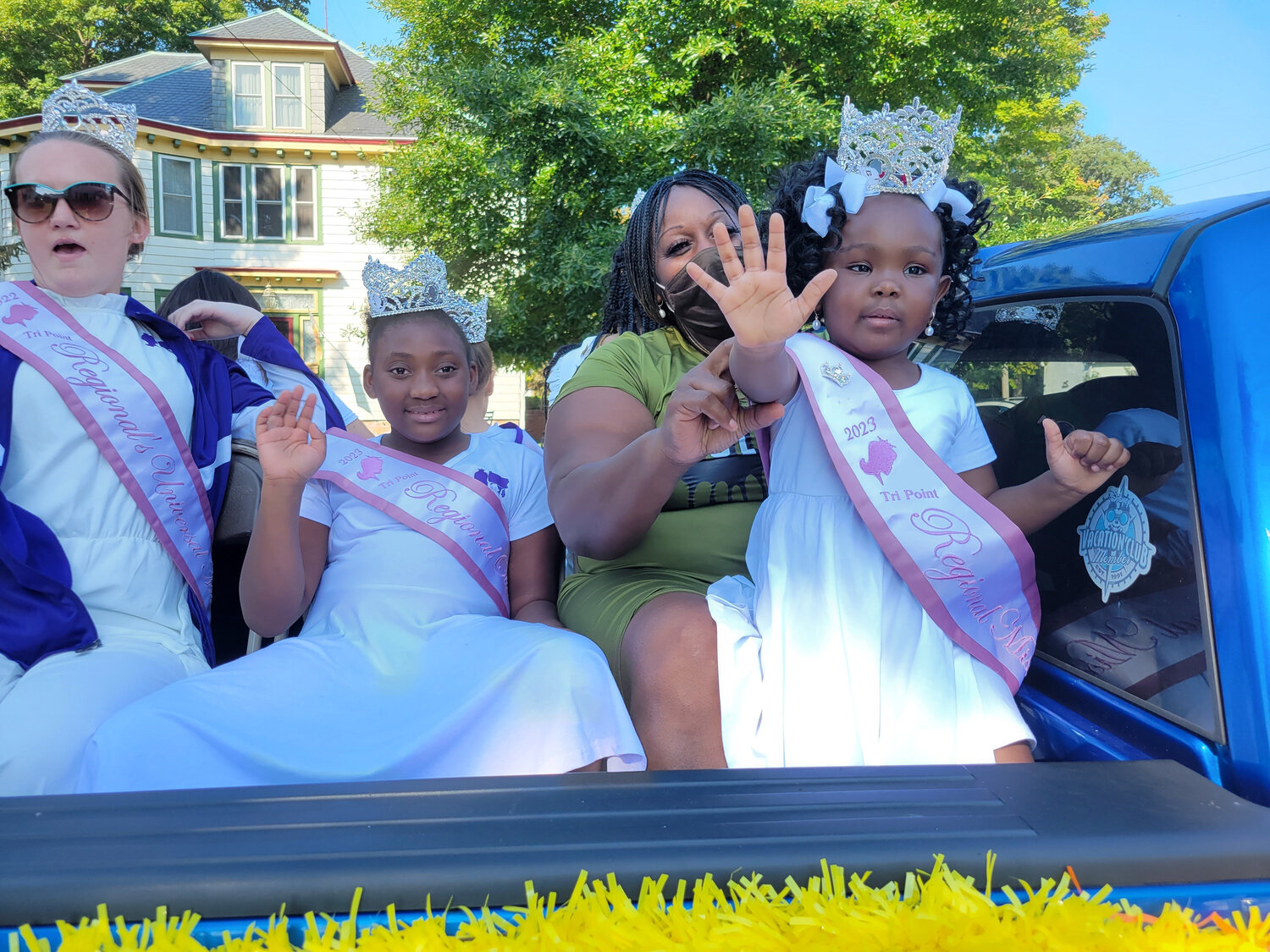 Middletown OldeTyme Peach Festival parade opens the 30th annual event